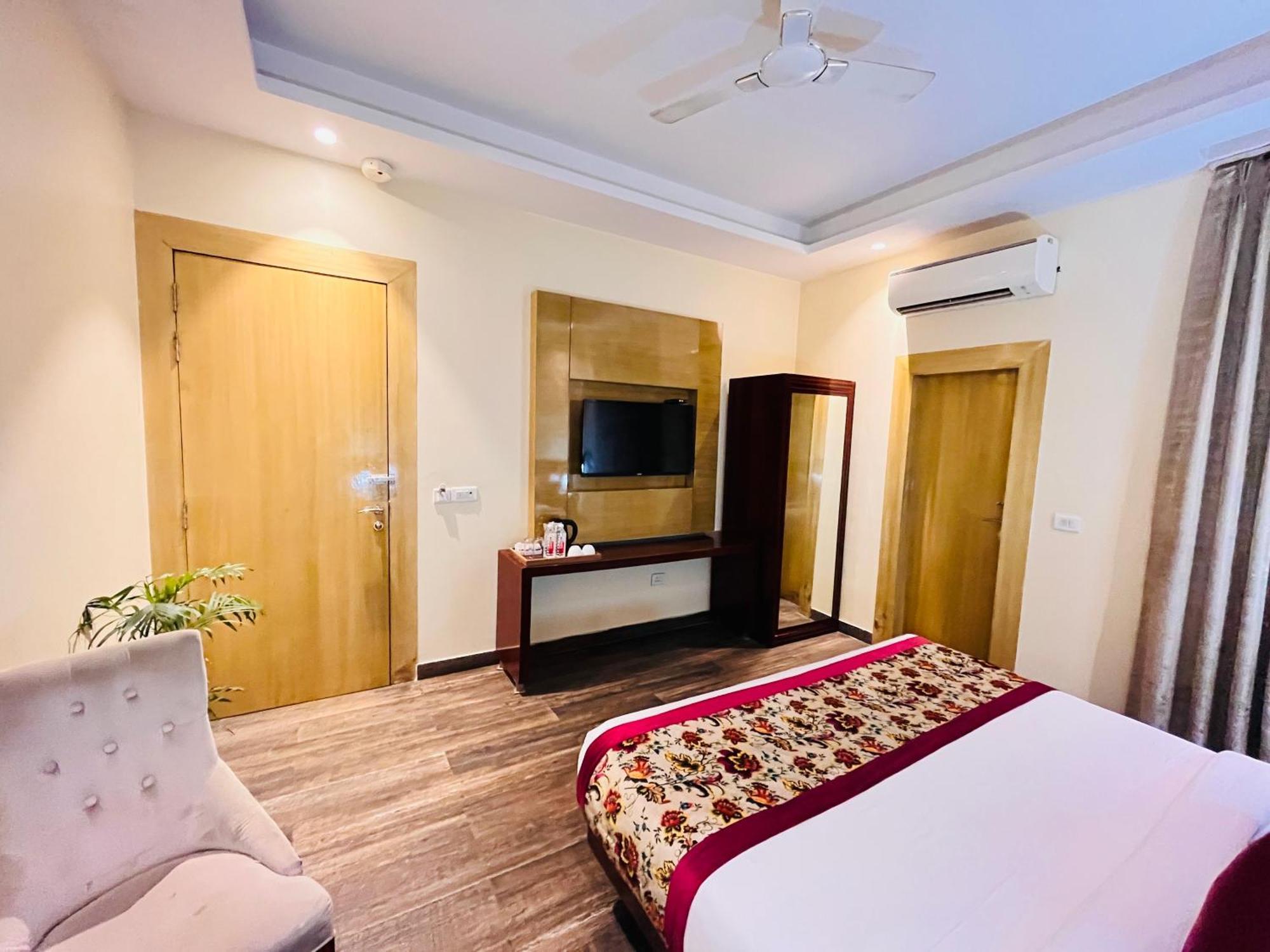 Hotel Banz Near Indira Gandhi Airport Delhi New Delhi Exterior photo